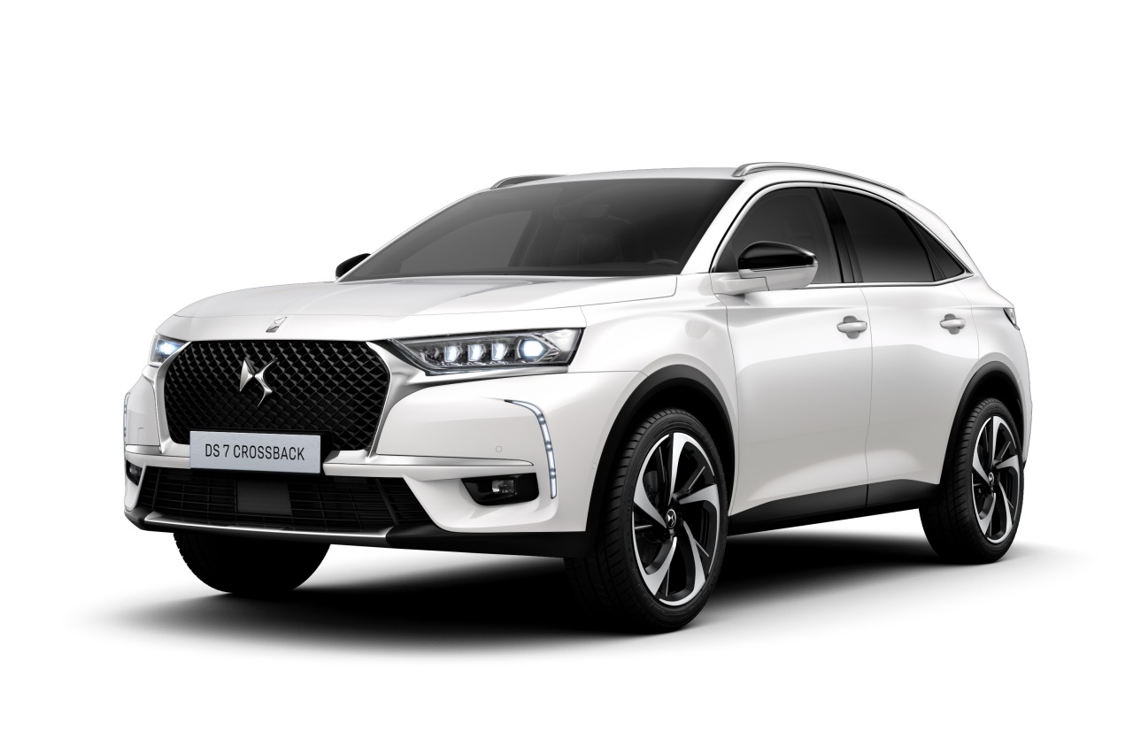 『DS7 CROSSBACK（DS7クロスバック）』に、栗毛色のナッパレザーシートをあしらった特別仕様車『DS7 CROSSBACK Grand Chic BlueHDi ALEZAN（DS7クロスバック グランシック ブルーHDi アルザン）』　が登場