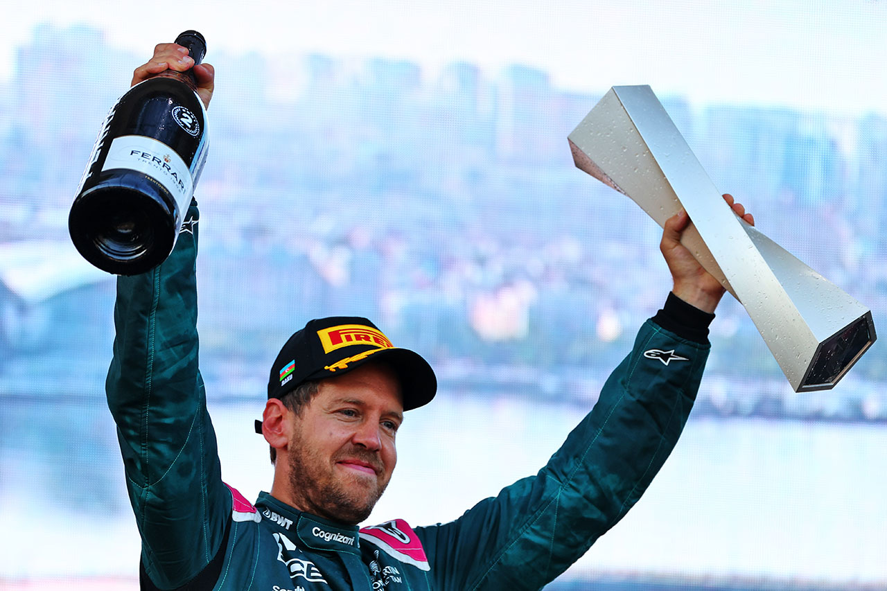 2021年F1第6戦アゼルバイジャンGP　2位表彰台を獲得したセバスチャン・ベッテル（アストンマーティン）