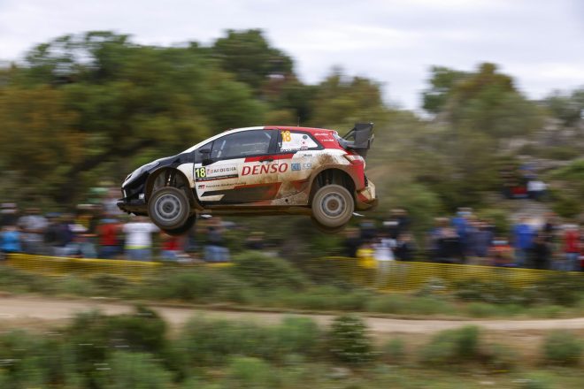 勝田貴元がドライブする18号車トヨタ・ヤリスWRC