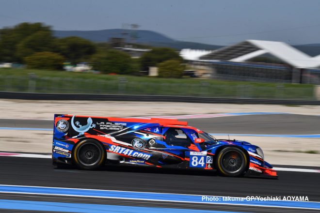 足を使わずにドライブができるように改造されたアソシエーションSRT41の84号車オレカ07・ギブソン