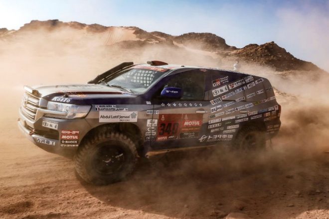 2021年のダカールラリー市販車部門で優勝した340号車トヨタ・ランドクルーザー（三浦昂／ローラン･リシトロイシター組）