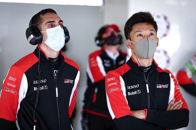 トヨタGAZOO Racing8号車GR010ハイブリッド陣営のセバスチャン・ブエミと中嶋一貴