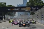 オワードを先頭に決勝レースがスタート