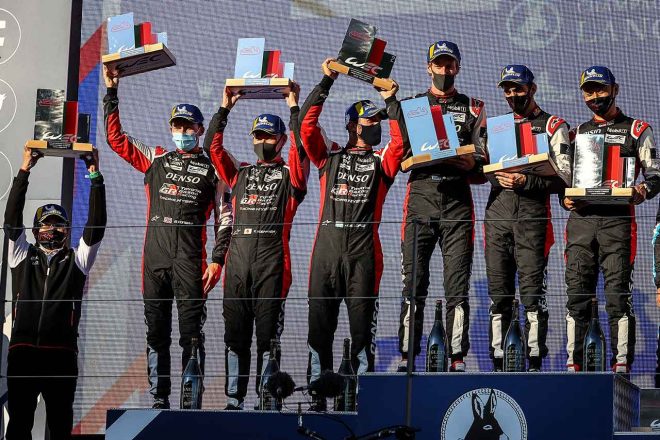 ワン・ツー・フィニッシュを達成しポディウムに立つトヨタGAZOO Racing