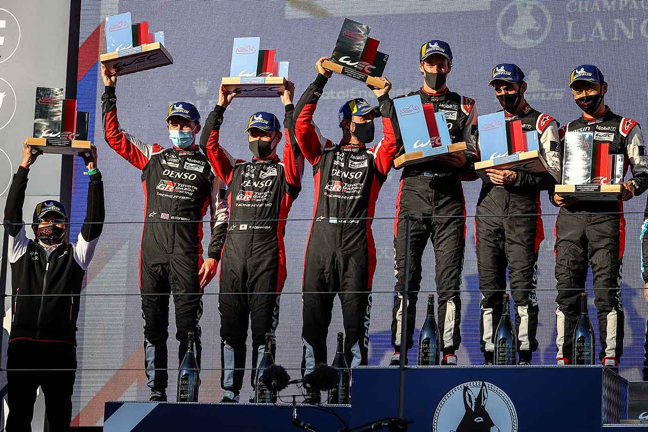 ワン・ツー・フィニッシュを達成しポディウムに立つトヨタGAZOO Racing
