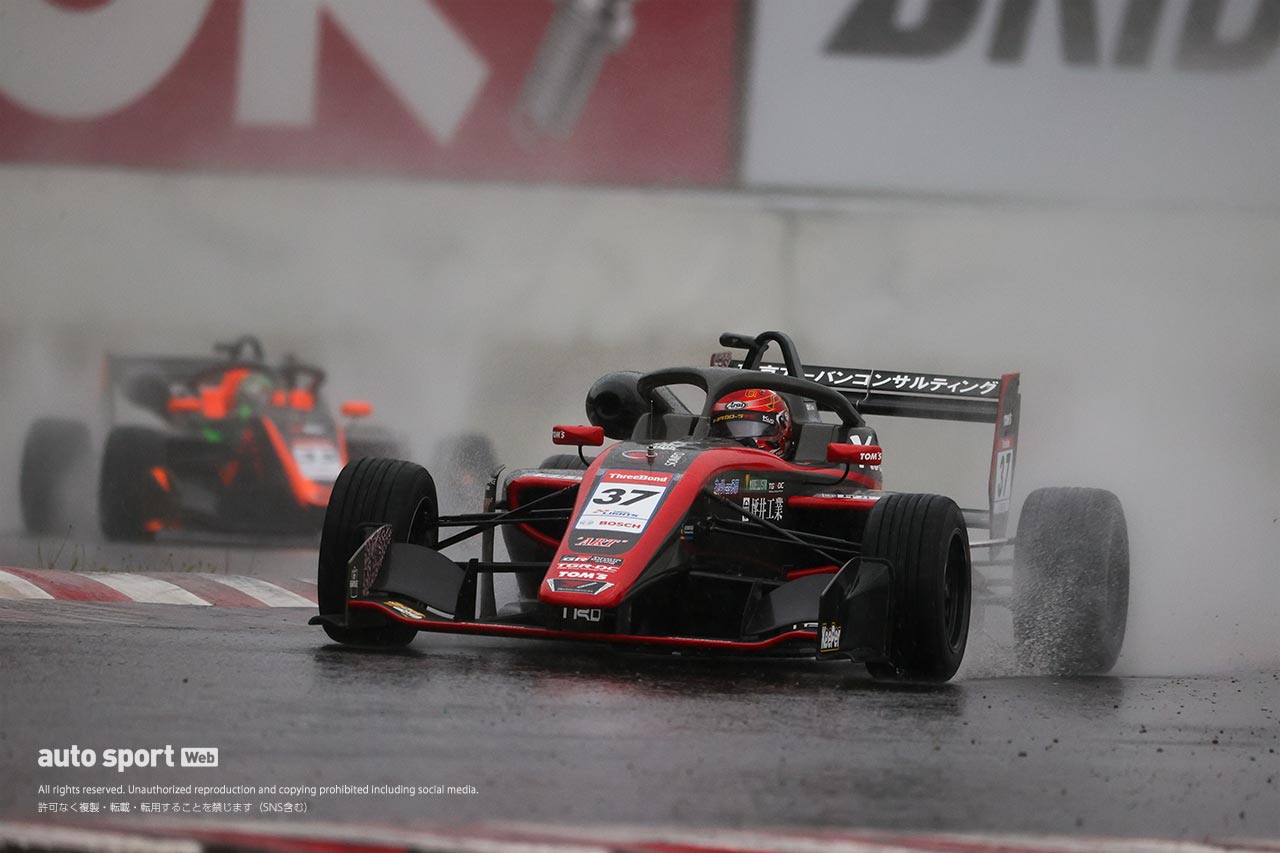 平良響（Kuo カローラ中京 TOM'S 320）