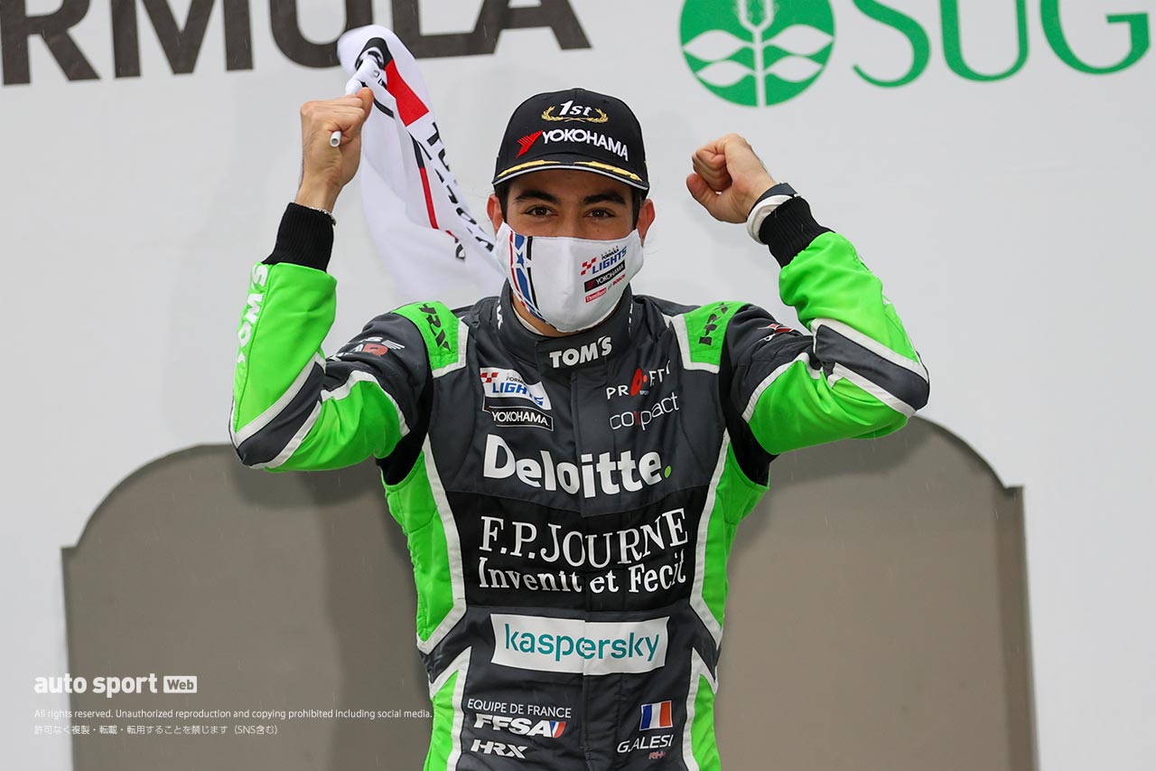 スーパーフォーミュラ・ライツ第10戦を制し、初優勝を飾ったジュリアーノ・アレジ（Deloitte. TOM'S 320）