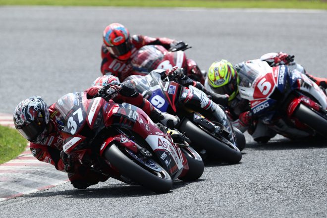 2021年全日本ロード第4戦筑波 ST1000 レース2 トップ争い