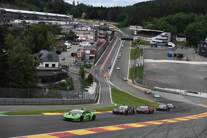 インターナショナルGTオープンに参戦する19号車ランボルギーニ・ウラカン GT3 エボ(根本悠生/バプティスト・ムーラン)