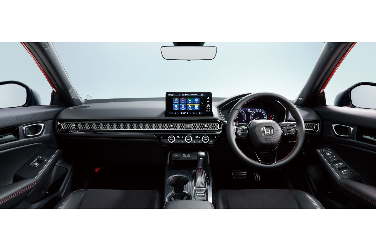 新型ホンダ・シビックのインテリア（内装色：ブラック×レッド）