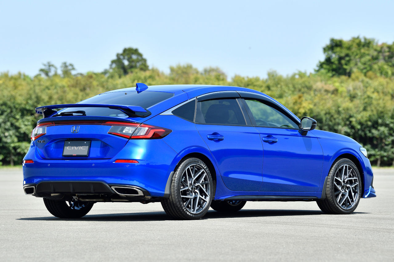 新型ホンダ・シビック（純正アクセサリー装着イメージ：リヤ＆サイド）