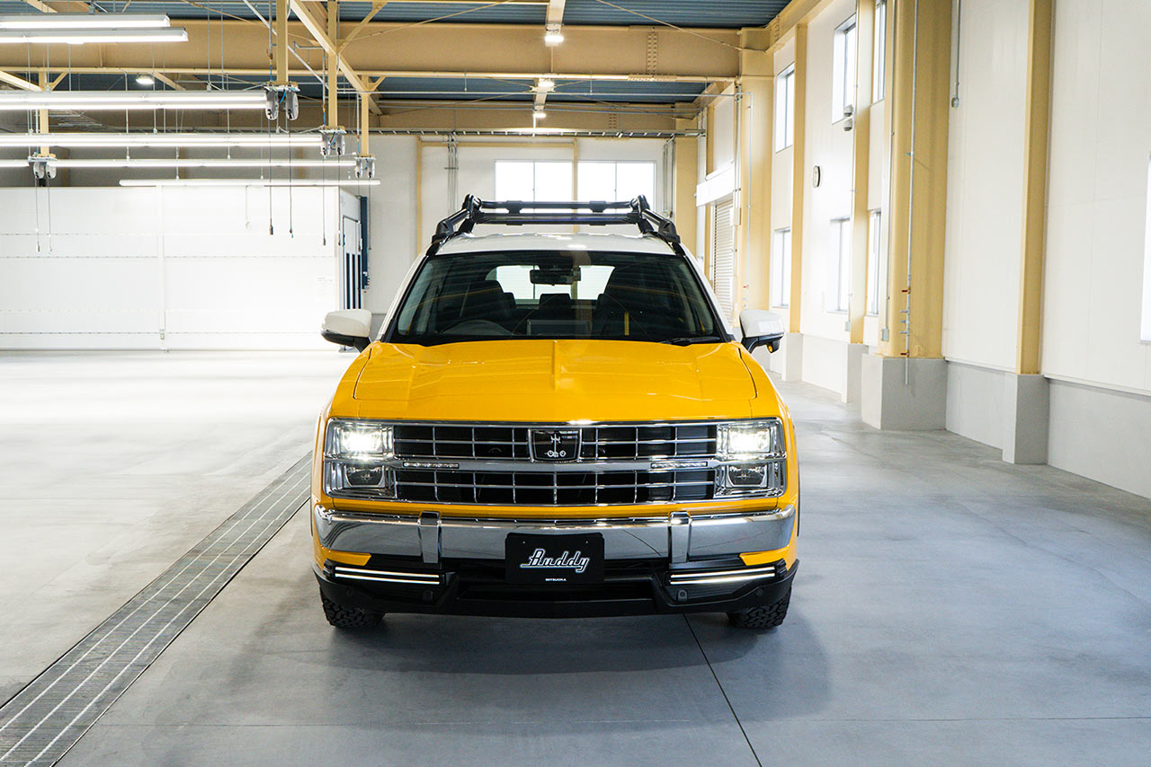 ミツオカ・バディのフロントスタイル。ライトは上がロービーム、下がハイビームで、どちらもLEDとなる。