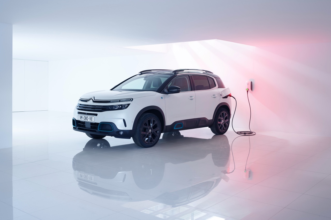 ブランド初のプラグインハイブリッド（PHEV）仕様となる『C5 AIRCROSS SUV PLUG-IN HYBRID』が登場