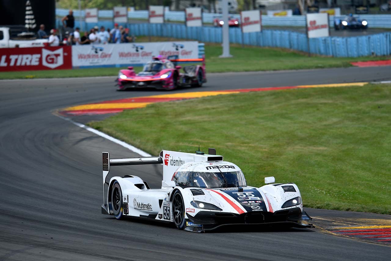 レース終盤、ティンクネルの背後には60号車アキュラARX-05が迫った