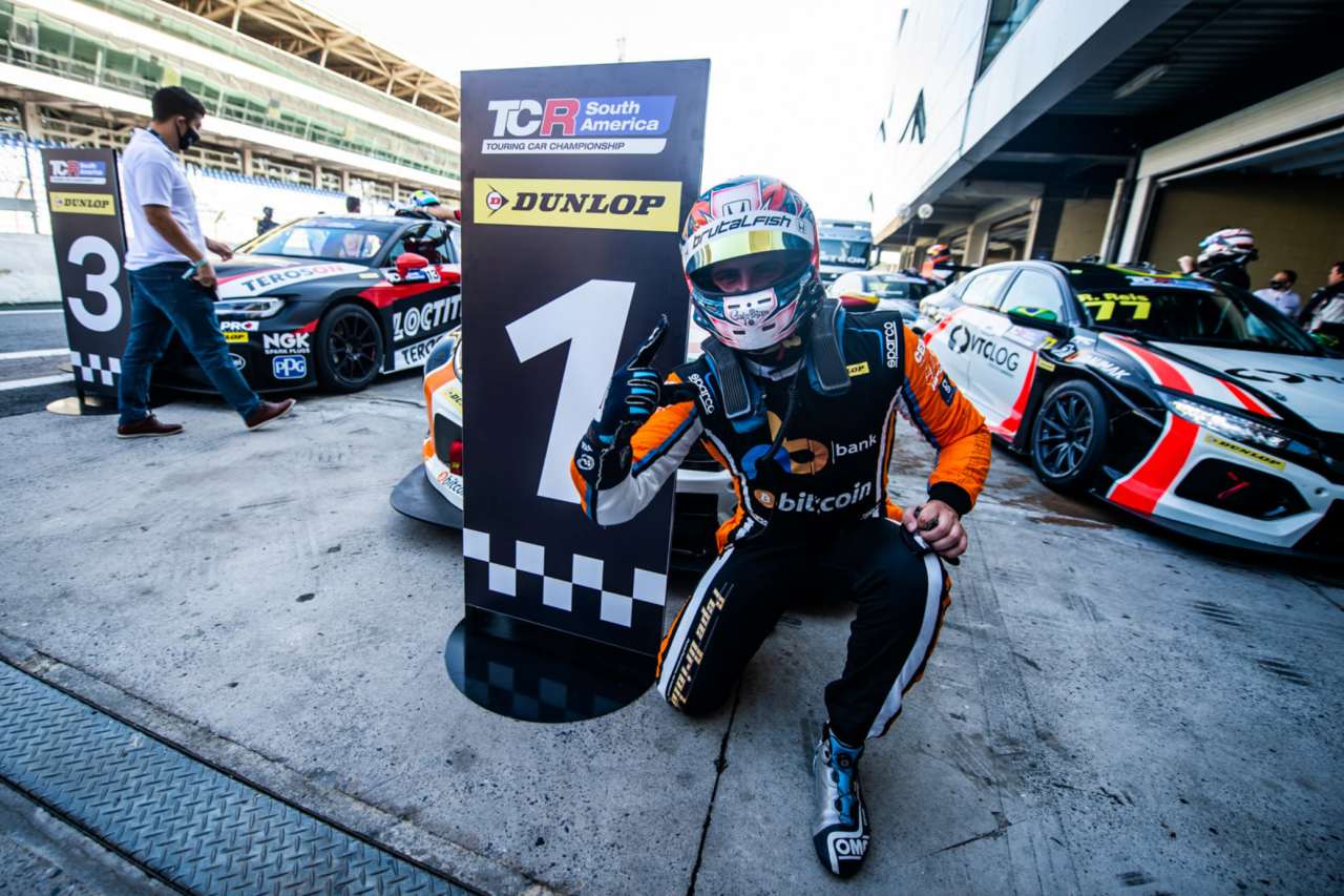 世界戦経験者ぺぺ・オリオラが両ヒートを制する貫禄の走りを披露。FK8型ホンダ・シビック・タイプR TCRで幸先の良いシーズンスタートを切った