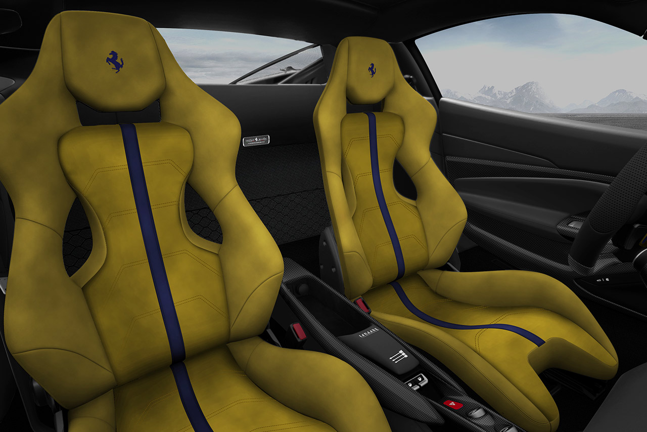 F8 トリビュートALLEGGERITA CARBONIO 35.6のインテリアのシート