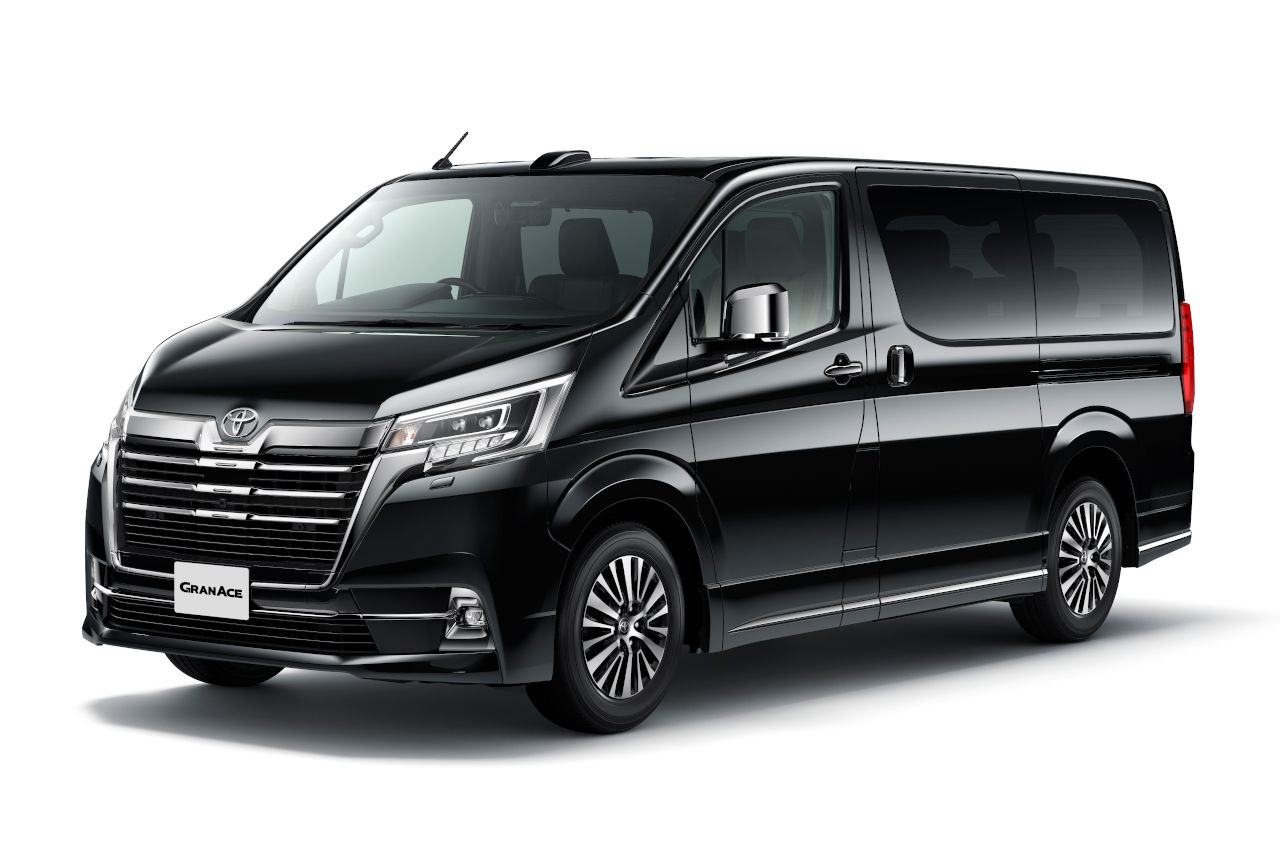 トヨタ・グランエース Premium（外装色：ブラック）