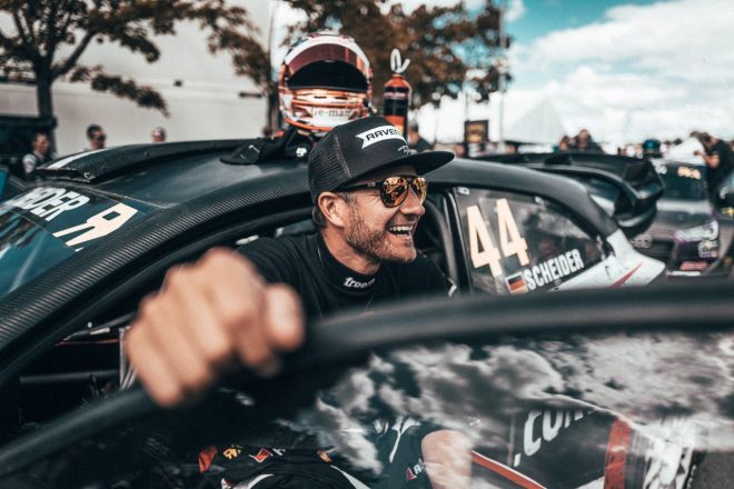 電動ワンメイクSUVによるオフロード選手権『Extreme E（エクストリームE）』では、コースダイレクター的役割の“Joker”も務める