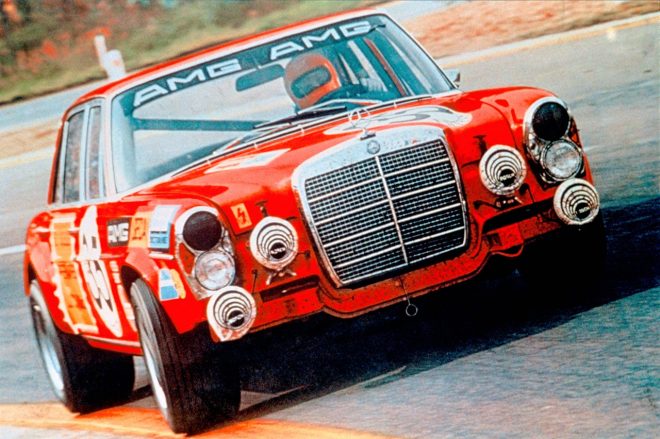 1971年のスパ24時間でクラス優勝と総合2位を獲得したメルセデスベンツ300 SEL