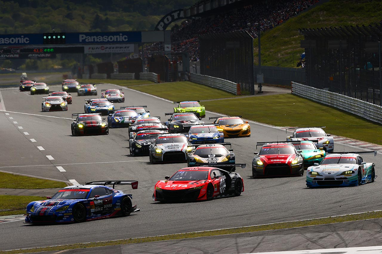 2021年スーパーGT第2戦富士のGT300クラススタートシーン