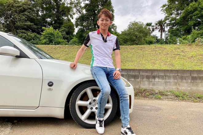 すでにZ33のフェアレディZを入手した平手晃平。これをFuji-1 GPに向け会員たちとレースカーに仕立てていく。