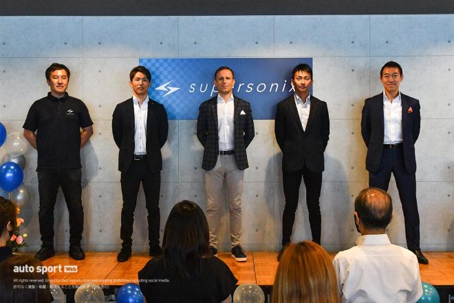 スーパーソニックスのオープニングに駆けつけたロニー・クインタレッリと山内英輝、平峰一貴と峰尾恭輔店長、内田優大