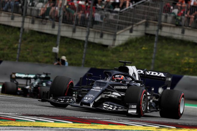 角田くんはピットレーンのホワイトラインカットペナルティを2度受けてしまいました