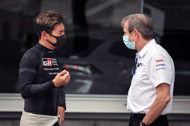 小林可夢偉とパスカル・バセロン（テクニカル・ディレクター）