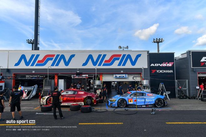 Hitotsuyama Audi R8 LMSとTeam LeMans Audi R8 LMS