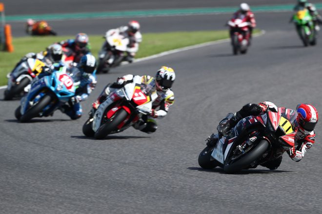 トップに浮上した亀井雄大（Honda Suzuka Racing Team）／2021年全日本ロード第5戦鈴鹿 JSB1000 レース1