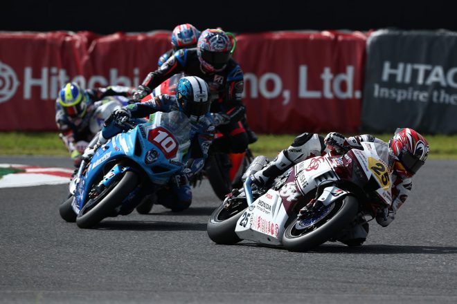 2021年全日本ロード第5戦鈴鹿 JSB1000 レース1 2位争い