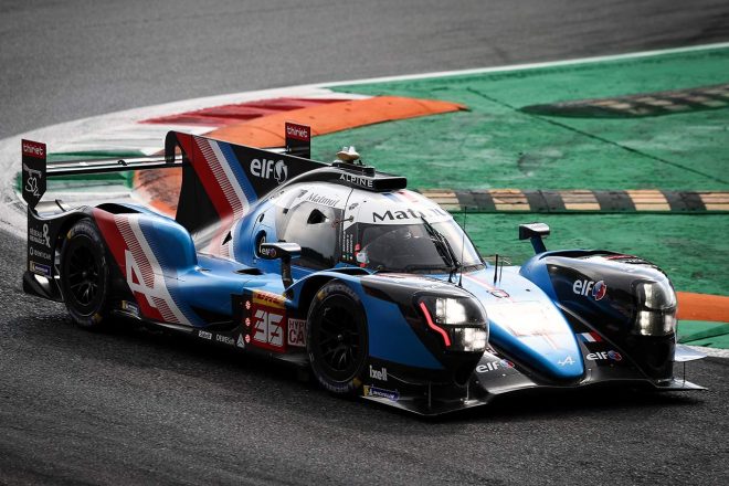 トヨタに次ぐ3番手につけたアルピーヌA480・ギブソン