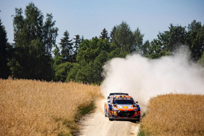 総合3位となったティエリー・ヌービル(ヒュンダイi20クーペWRC) 2021年WRC第7戦エストニア