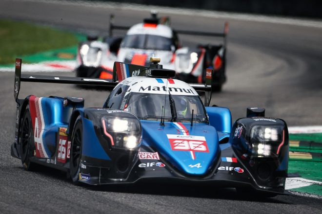 トヨタ7号車とトップ争いを繰り広げたアルピーヌA480・ギブソン