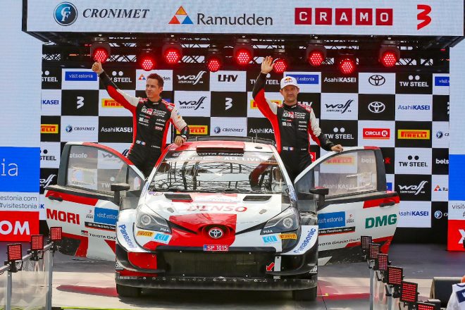 セバスチャン・オジエ（右）とジュリアン・イングラシア（トヨタ・ヤリスWRC）　2021年WRC第7戦エストニア