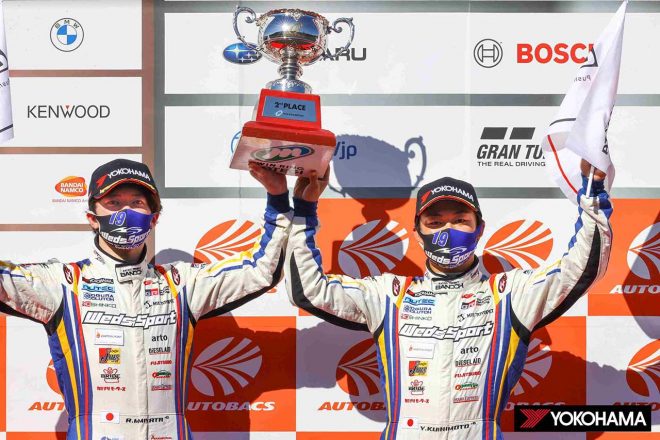 2021スーパーGT第4戦もてぎ 2位表彰台を獲得した宮田莉朋と国本雄資(WedsSport ADVAN GR Supra)