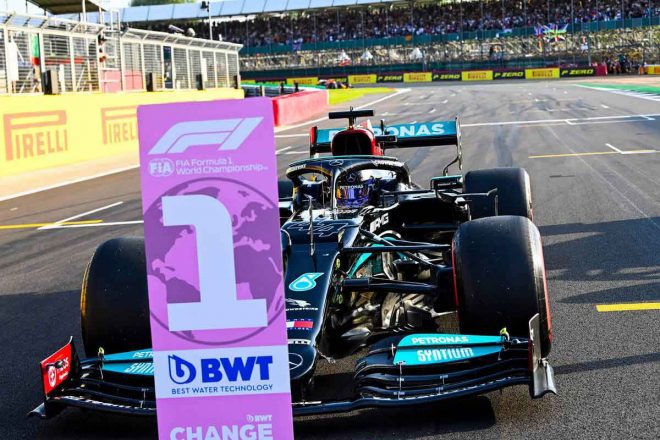 一発タイム予選のポールポジションはハミルトンさんが獲得