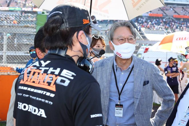 スーパーGT第4戦もてぎを視察する三部敏宏社長