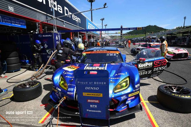 ピットでは四輪交換を選択。コンパウンドを変更するが、後半の井口も苦戦した