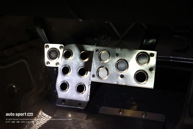 muta Racing GR SUPRAのペダル