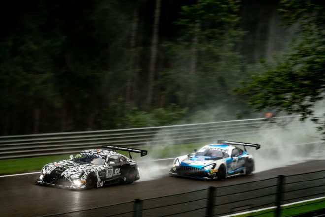 マッドパンダ・モータースポーツの90号車メルセデスAMG GT3
