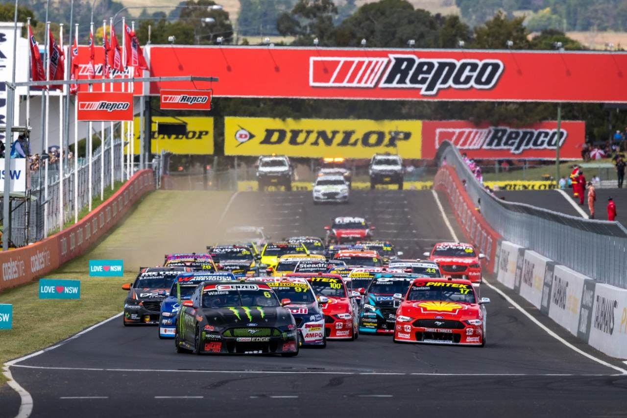 恒例の日付である「10月第2週を死守したい」としてきたシリーズ伝統の1戦、マウントパノラマでの『バサースト1000』も、ついに開催日程変更という苦渋の決断が下されることに