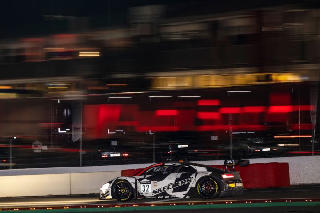 予選でまさかの55番手に沈んだ32号車アウディR8 LMS。決勝は54番手からスタートした