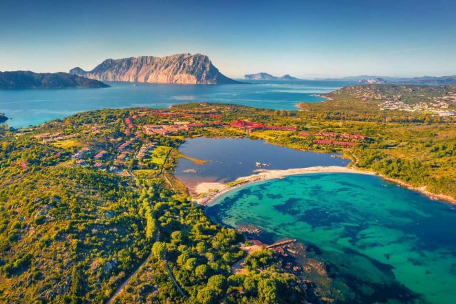 RainForest（熱帯雨林）、Glacier（氷河）の南米2戦をキャンセルし、その代替戦に7月末から大規模な山火事に見舞われているイタリア・サルディニア島が指定された