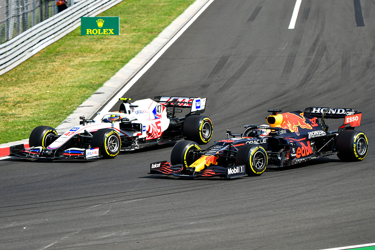 ミック・シューマッハー（ハース）＆マックス・フェルスタッペン（レッドブル・ホンダ）