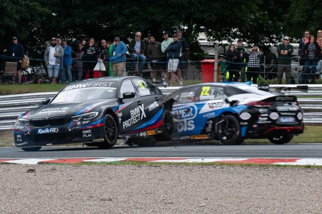 レース1のアクシデントでBMW330i M-Sportが大破したWSRのトム・オリファントは、レース2への出走も叶わず