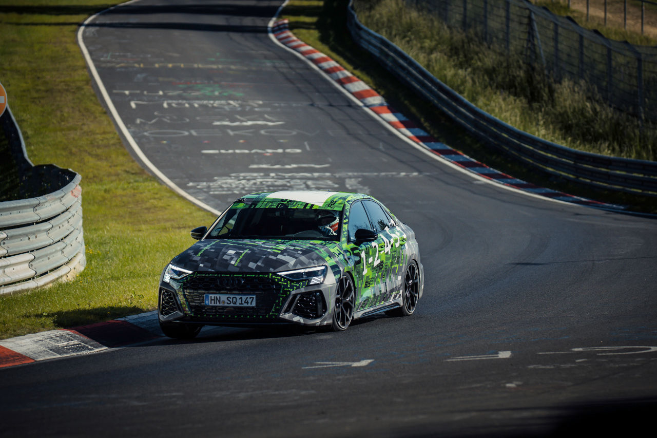 新型アウディRS3