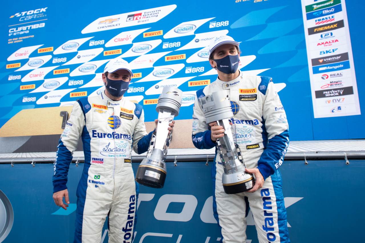 「多くの問題を抱えたレースの後、この勝利は良い流れの始まり」と、この週末で最多得点を挙げたリカルド・マウリシオ（左）