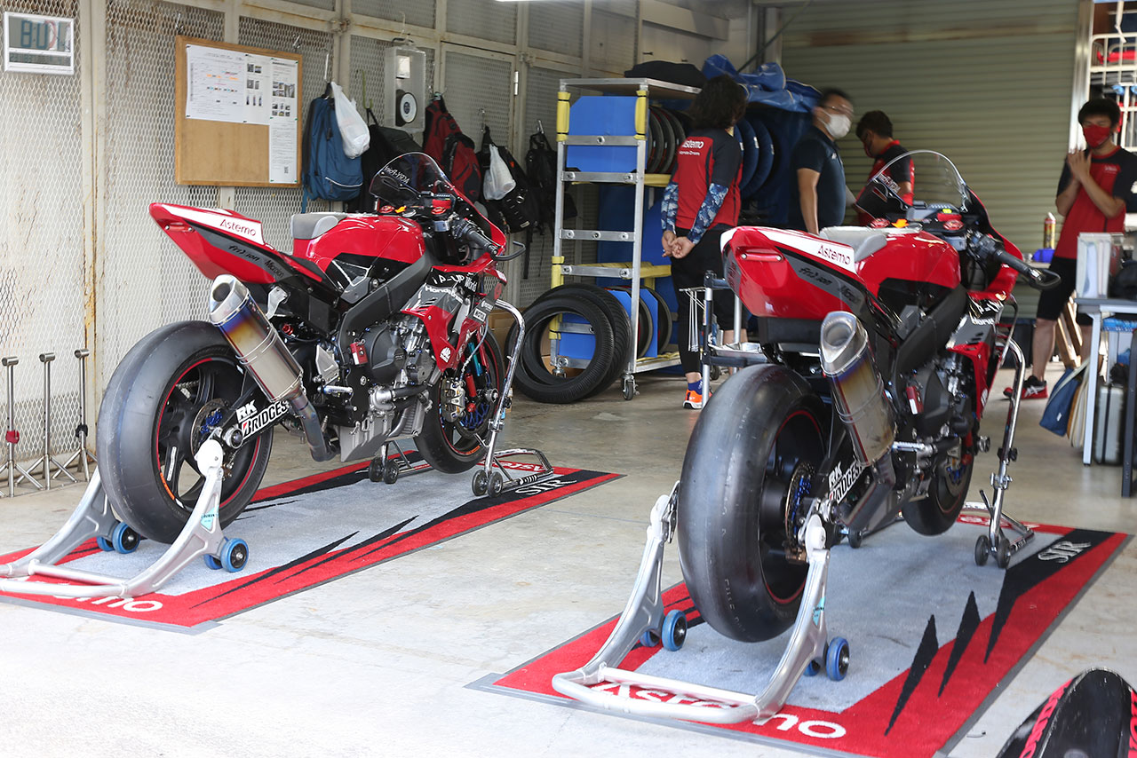 Astemo Honda Dream SIRのピット
