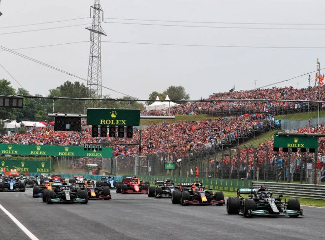 2番グリッドのボッタスさんがスタートを失敗